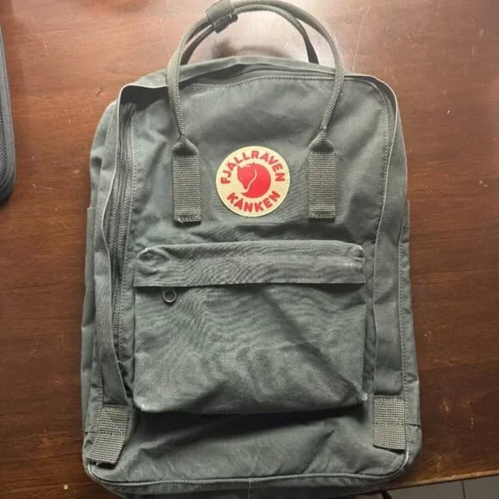15" Kanken in Forest green